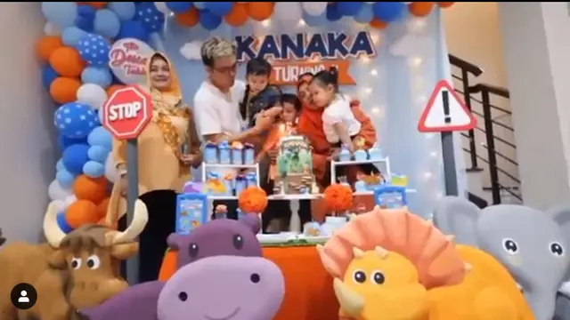 6 Momen Perayaan Ultah Anak Tya Ariestya, Tetap Seru Meski ‘Di Rumah Aja’