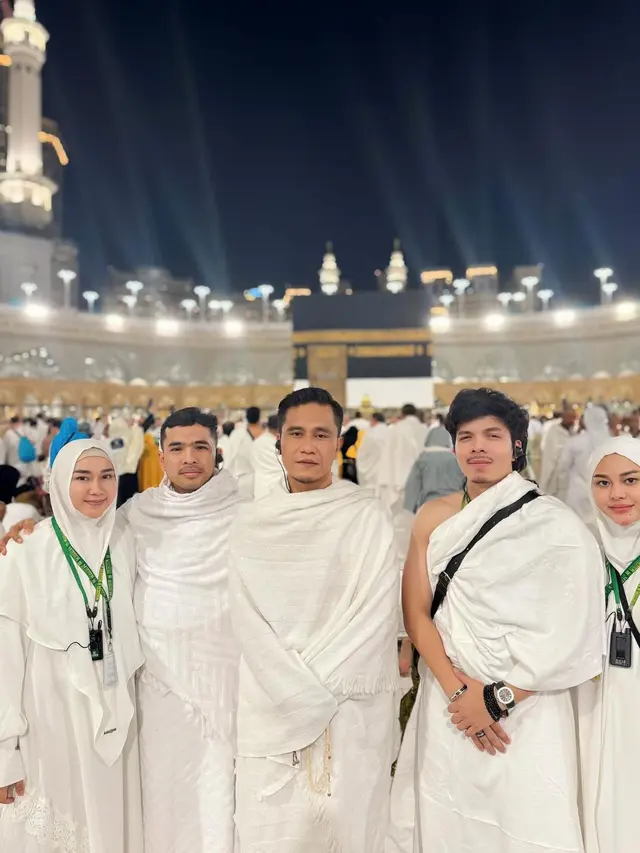 6 Potret Raffi Ahmad Kumpul Bareng Atta Halilintar Waktu Jalani Ibadah Haji