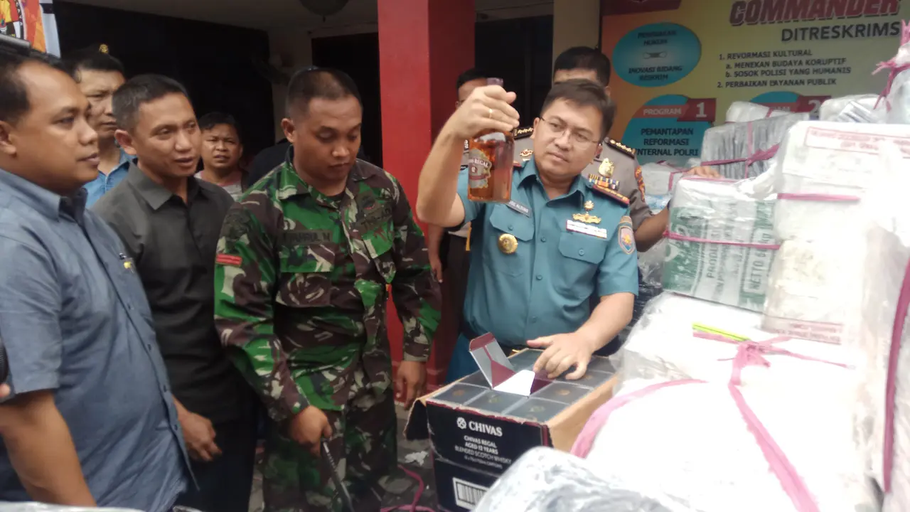 Kapal Kalah Cepat, Anggota Lantamal Kejar Penyelundup Miras Misterius di Darat
