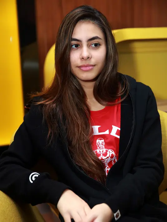 Tak hanya itu, secara karakter, Brandon memang masuk kriteria cowok idaman Valerie. Semakin hari, keduanya saling mengenal satu sama lain. 