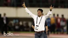 Pelatih Nilmaizar di Stadion Manahan, Solo. Jumat (26/2/2017). (Bola.com/Nicklas Hanoatubun)