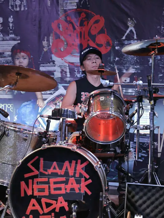 Merasa terpancing dengan para pengguna media sosial yang tidak bijak dan mencampuri urusan orang lain, Slank pun seringkali dibuat tidak mood lantaran ucapan-ucapan netizen di akun media sosialnya. (Galih W. Satria/Bintang.com)