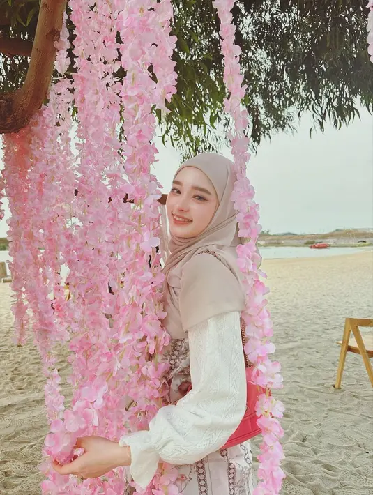 <p>Inara Rusli ngamuk dijagat maya setelah diserang netizen. Musababnya, ia menyemangati selebgram Marissya Icha yang tengah berkonflik dengan Fuji. (Foto: Dok. Instagram @mommy_starla)</p>