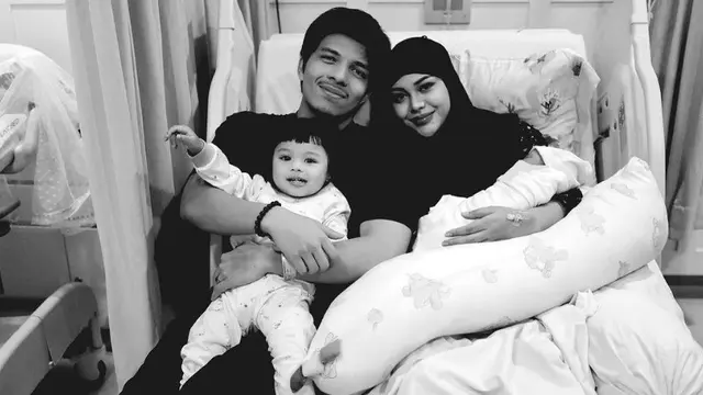 Potret Keluarga Atta Halilintar dan Aurel Hermansyah (Instagram/@attahalilintar dan Instagram/@aurelie.hermansyah)
