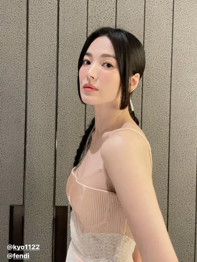 esona Song Hye Kyo Hadir Pertama Kali di Met Gala