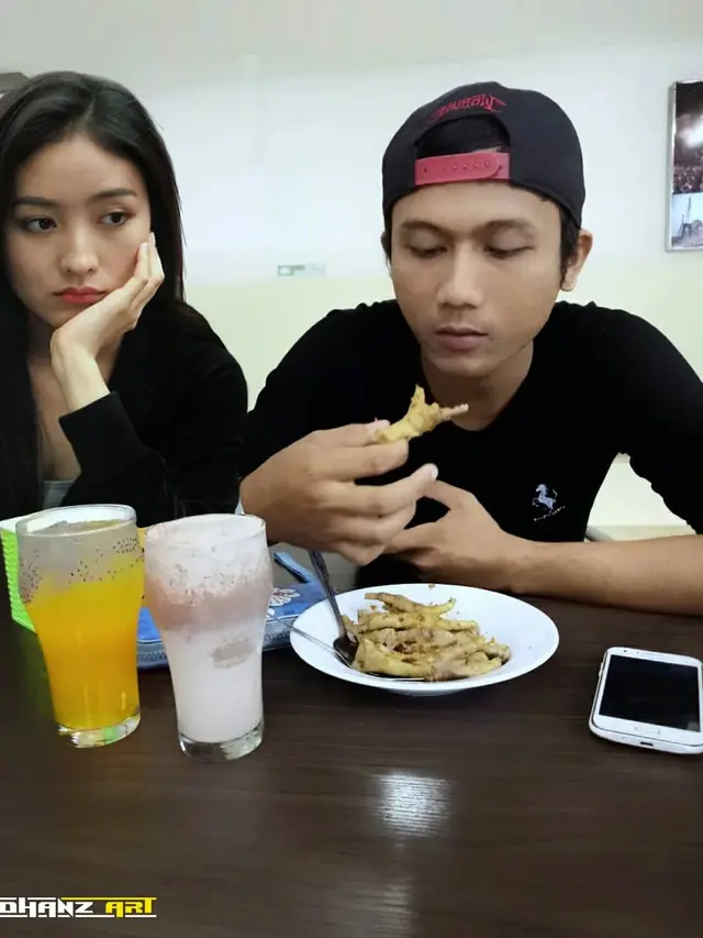 6 Editan Foto Bareng Natasha Wilona Ini Halu Banget, Kocak