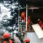 Penertiban bangunan liar di bantaran Sungai Ciliwung, RT 06 RW 01, Cawang, Kramatjati, Jakarta Timur, Selasa (14/11/2016). (Nanda Perdana Putra/Liputan6.com)