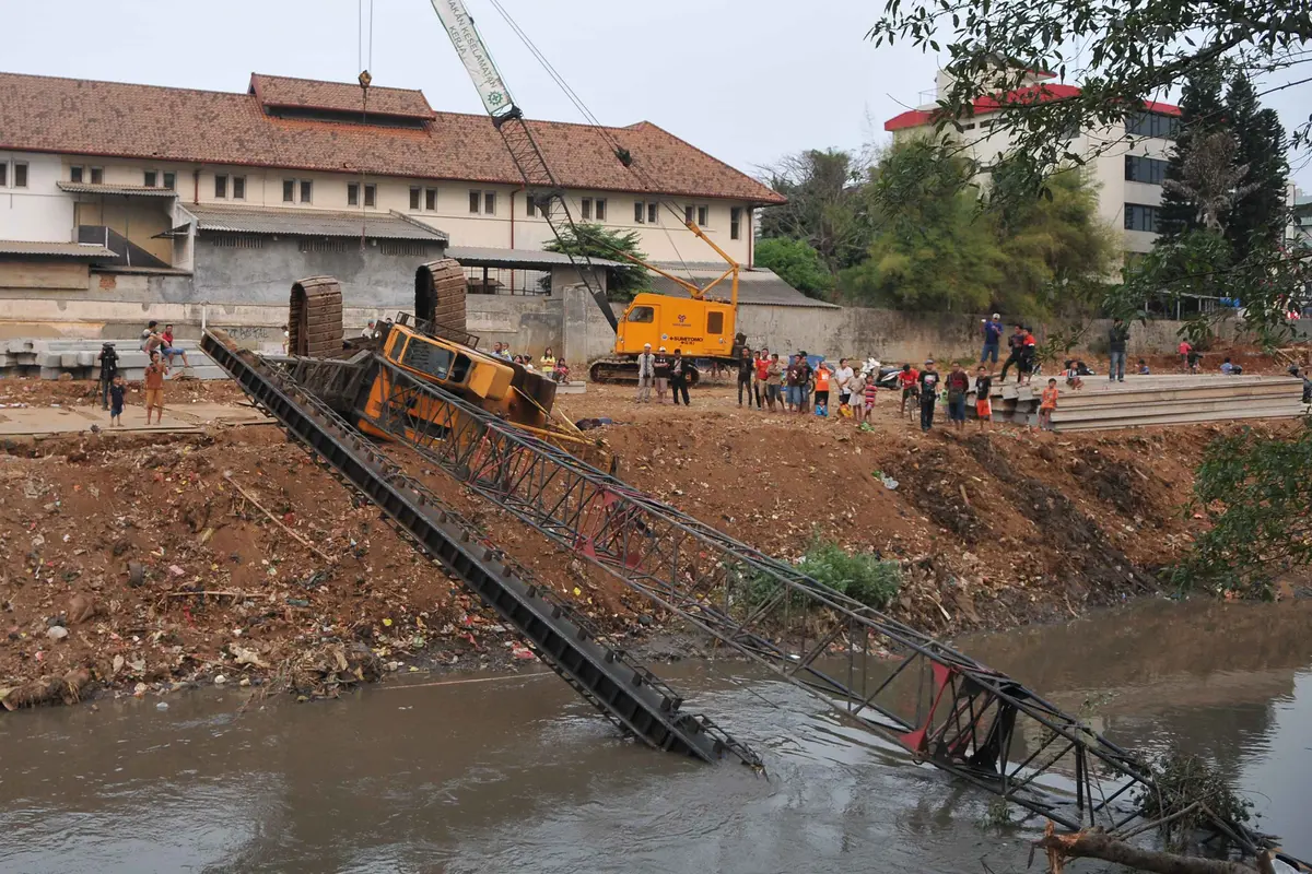 20151001-Crane-Rubuh-Jakarta