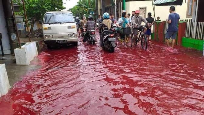 Potret Banjir Pekalongan Berwarna Merah (Sumber:Twitter/McMenangSusilo)