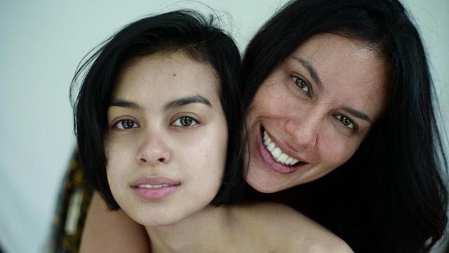 Ungkapan Bangga Sophia Latjuba Untuk Eva Celia News Entertainment Fimela Com