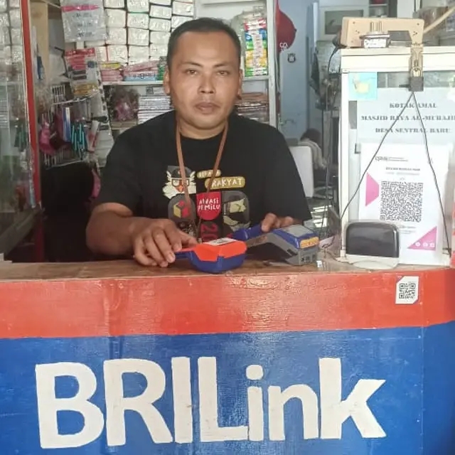 AgenBRILink Riswan Jadi Jembatan Akses Perbankan bagi Warga Desa Sentral Baru di Kabupaten Rejang