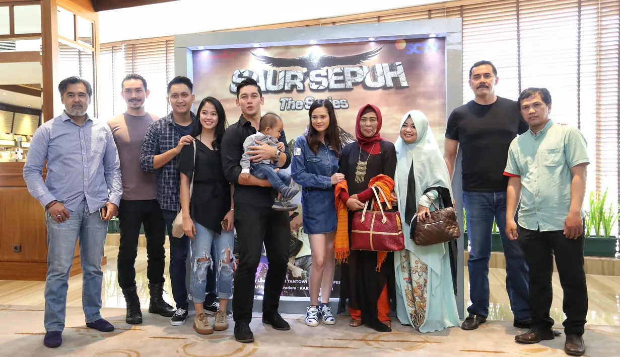 "Kurang lebih ceritanya tentang kerajaan Madangkara. Ada beberapa kerajaan bergabung untuk mengusir kerajaan Kuntala yang sadis. Mereka licik, dan kita usir mereka termasuk kroninya," jelas Samuel. (Adrian Putra/Bintang.com)