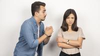 Silent treatment bisa merusak kualitas komunikasimu dengan pasangan (copyright Freepik)
