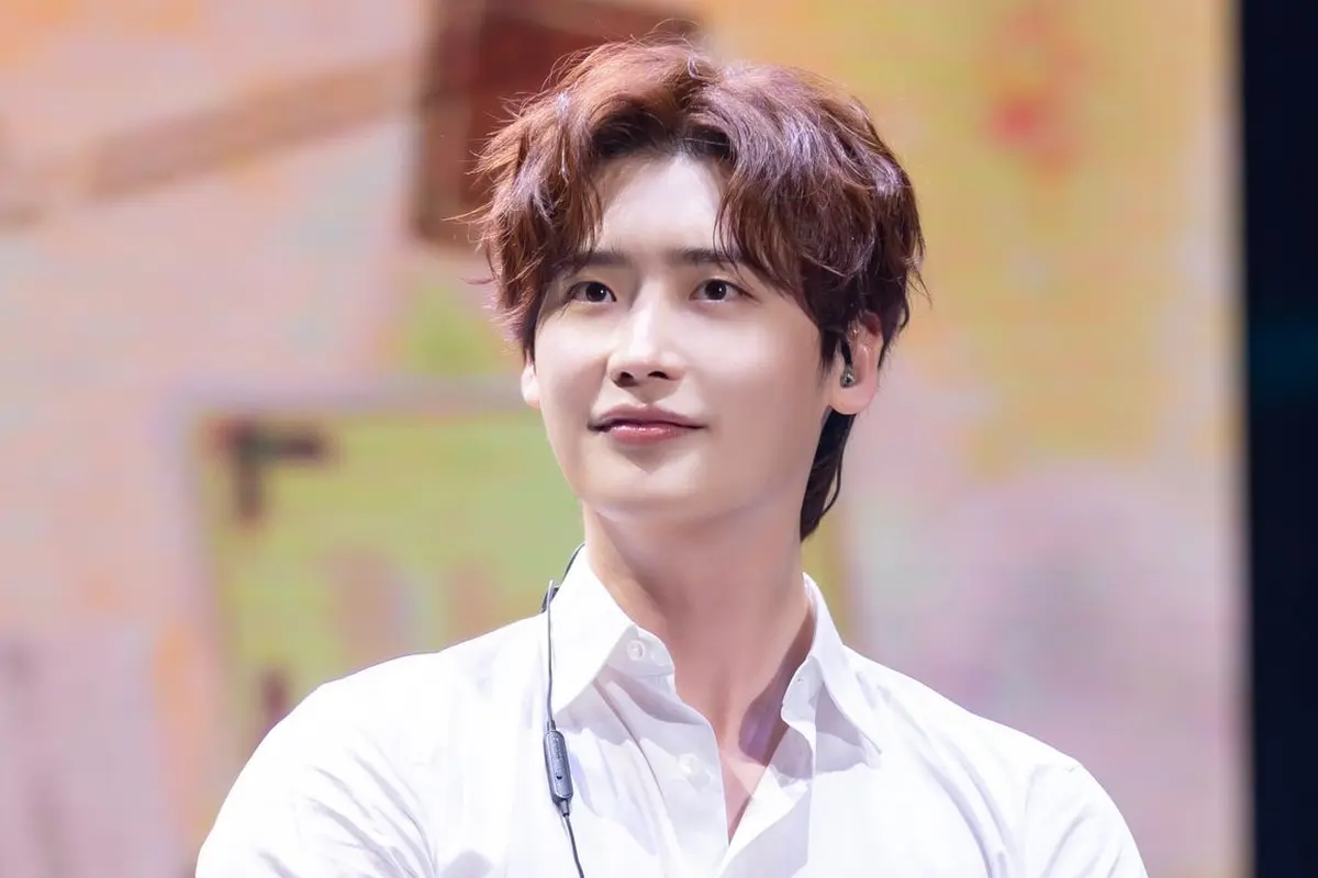 Lee Jong Suk
