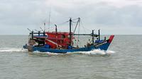Kementerian Kelautan dan Perikanan (KKP) berhasil menghentikan aksi satu kapal asing pencuri ikan berbendera Malaysia di Selat Malaka