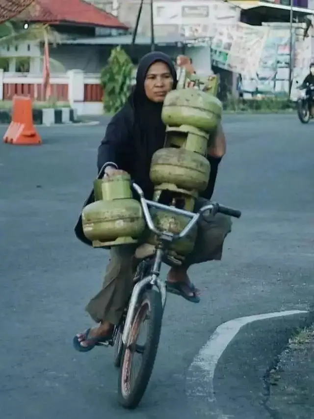 Jangan Gegabah Jika Berjumpa Ibu-Ibu di Jalan Raya, Berikut Kumpulan Buktinya (ist)