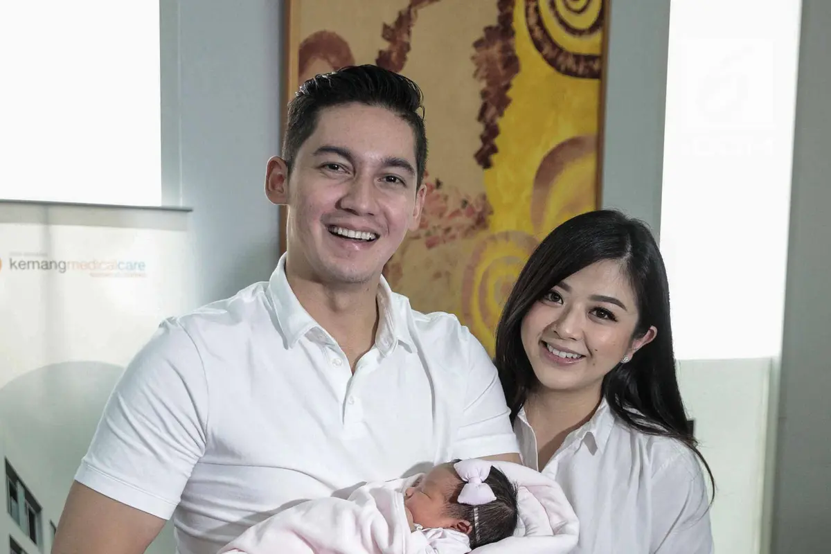 Tangis Samuel Zylgwyn Lihat Perjuangan Franda Melahirkan Normal