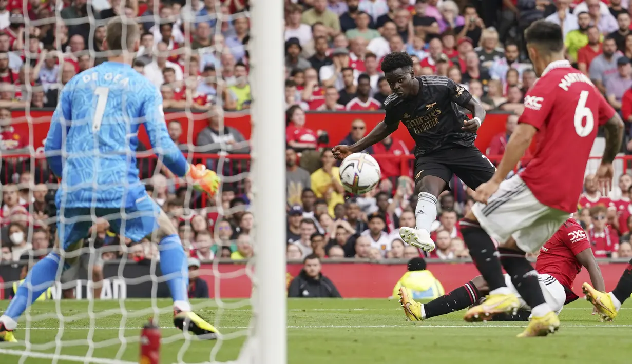 Arsenal bukan tanpa perlawanan. The Gunners beberapa kali mampu merepotkan pertahanan MU dan akhirnya hanya mampu memperkecil skor melalui Bukayo Saka. (AP /Dave Thompson)