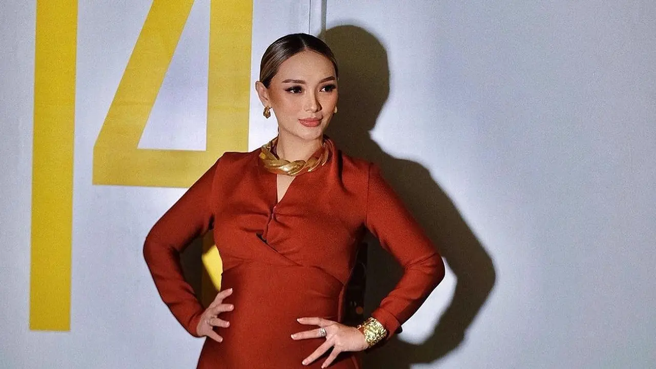 Baby bump Zaskia Gotik yang hamil anak kedua (Foto: Instagram @zaskia_gotix)