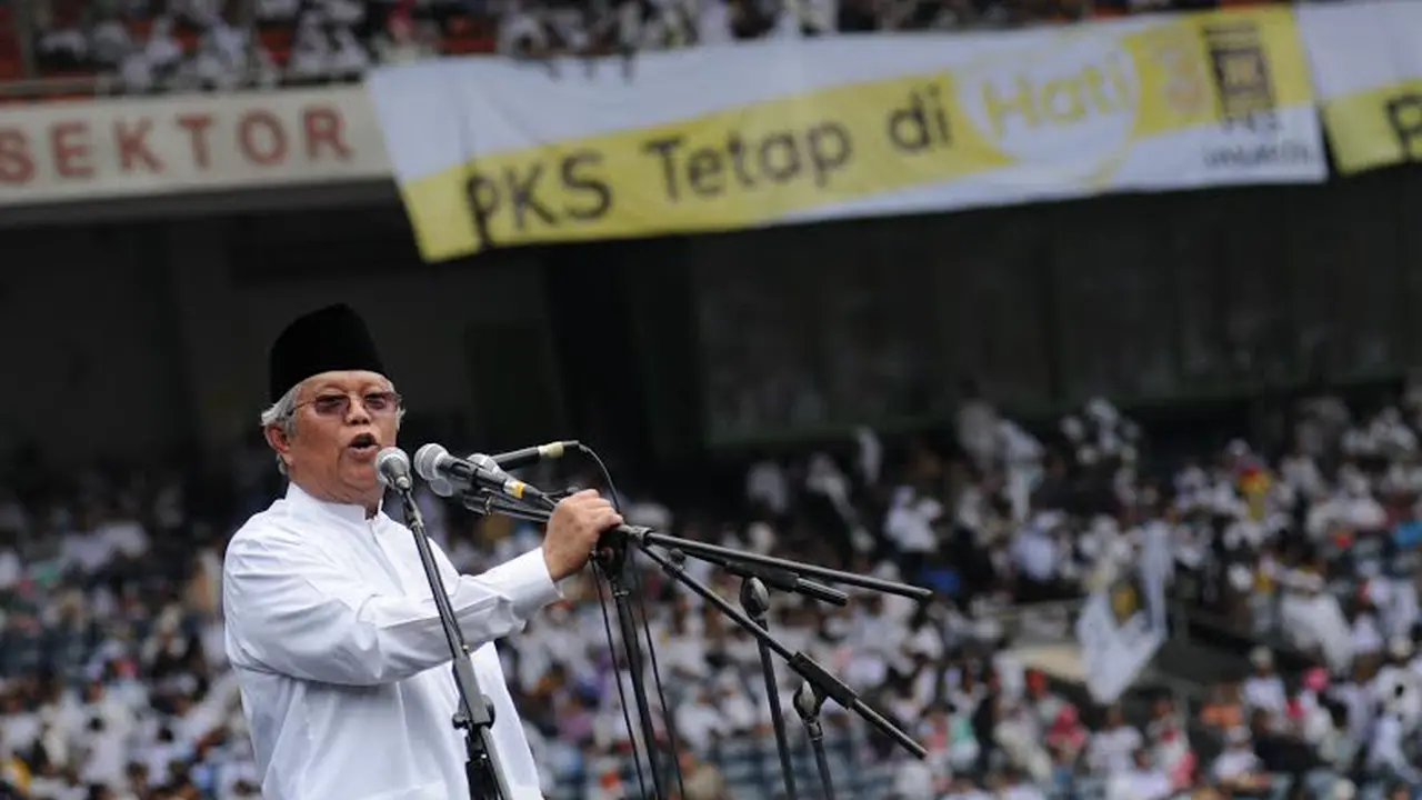 [FOTO] Ratusan Ribu Kader PKS Putihkan Gelora Bung Karno