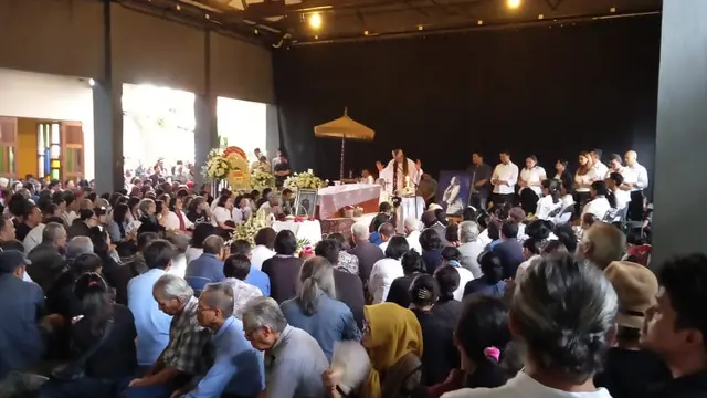 Suasana pemakaman Djaduk Ferianto. (Foto: Wisnu Wardhana)