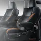 Jok model Captain Seat di New Hiace Luxury.