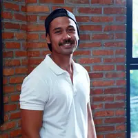 Chico Jerikho akan memerankan Sarwadi dalam film 'Surat Cinta Kartini'. Chico mulai berlatih menyesuaikan karakternya dalam film itu untuk persiapan, pasalnya proses syuting akan dimulai bulan Agustus. (Deki Prayoga/Bintang.com)