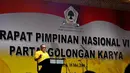 Dalam pidatonya, Aburizal Bakrie menyampaikan jika Rapimnas yang digelar sehari akan mengerucutkan arah politik menjelang Pilpres 2014 (Liputan6.com/Andrian M Tunay)