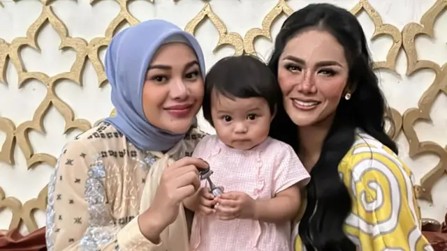 Krisdayanti bukber dengan keluarga (Instagram/krisdayantilemos)