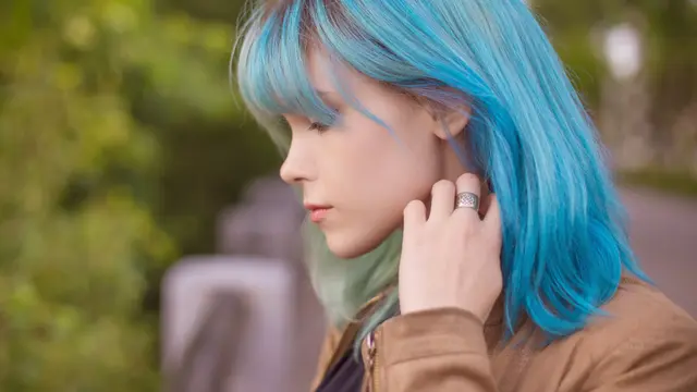 ilustrasi rekomendasi gaya rambut berponi/Nadezhda Manakhova/shutterstock