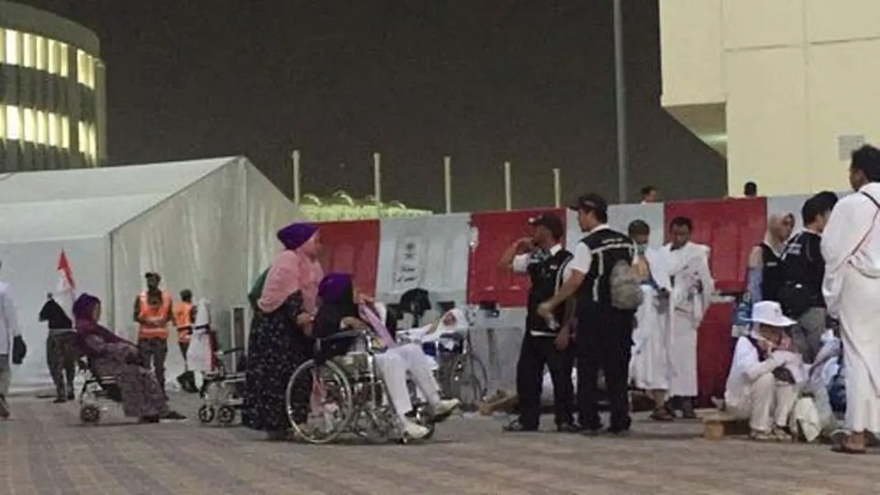 Kursi roda jemaah haji