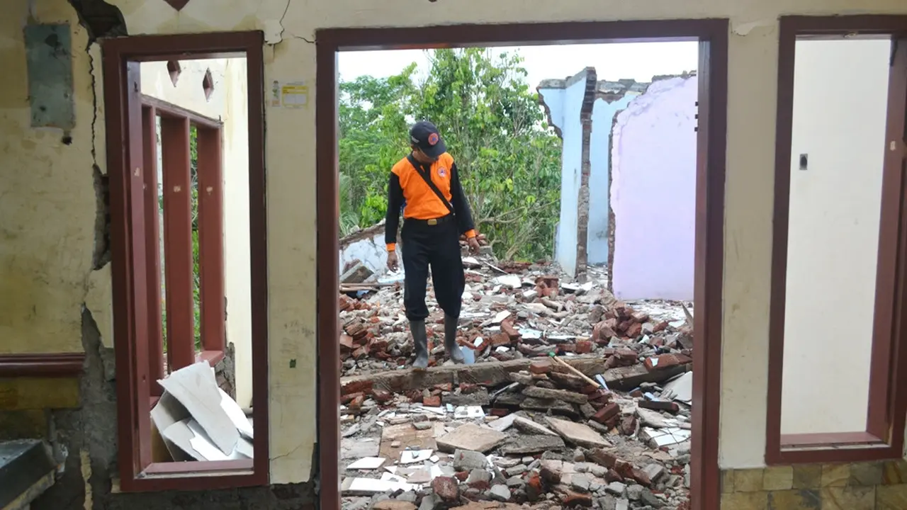 Kondisi hunian sementara (huntara) korban longsor Jatiluhur, Majenang, Cilacap. (Foto: Liputan6.com/Muhamad Ridlo)