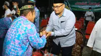 Plh Bupati Probolinggo Timbul Prihanjoko menyambut jaah haji asal Probolinggo di miniatur ka'bah Probolinggo (Istimewa)