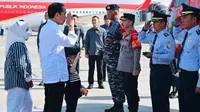 Jan Ethes Ikut Jokowi Kunker ke NTB Usai Jadi Pendamping di Laga Indonesia vs Argentina (Tangkapan Layar Instagram/jokowi)
