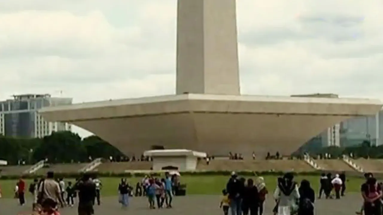 Monas Ramai Pengunjung
