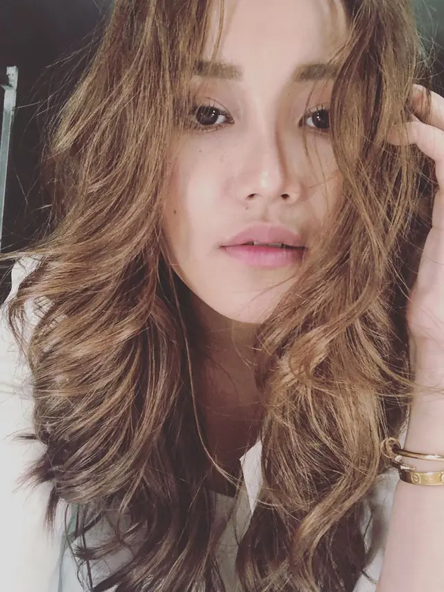 Semakin Memesona, 6 Potret Pedangdut Cantik dengan Rambut Pirang