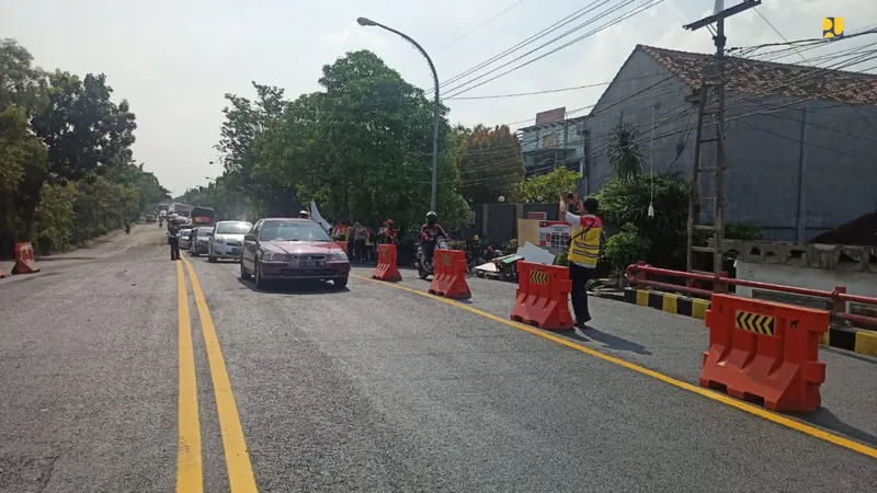 Jembatan Ngaglik 1 telah dibuka kembali Minggu, 17 April 2022 pukul 14.15 WIB untuk dilalui kendaraan (open traffic). (Dok Kementerian PUPR)