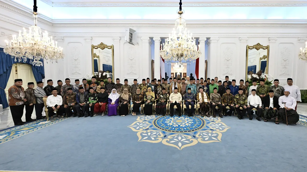 Presiden Prabowo Subianto bertemu 16 ormas Islam, tokoh Islam, hingga pimpinan pondok pesantren sejumlah daerah di Istana Merdeka Jakarta, Selasa (2/3/2026).
