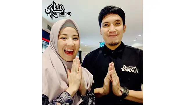 Tetap Harmonis, 5 Pasangan Seleb Ini Miliki Jarak Usia Jauh