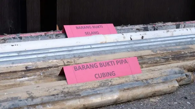 Barang bukti yang disita Polda Riau dari sindikat pencurian minyak mentah PT Chevron.