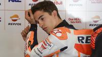 Pebalap Repsol Honda Team, Marc Marquez menempati posisi keempat pada sesi kualifikasi MotoGP Catalunya di Circuit de Catalunya, Montmelo, (10/6/2017). (AFP/Josep Lago)