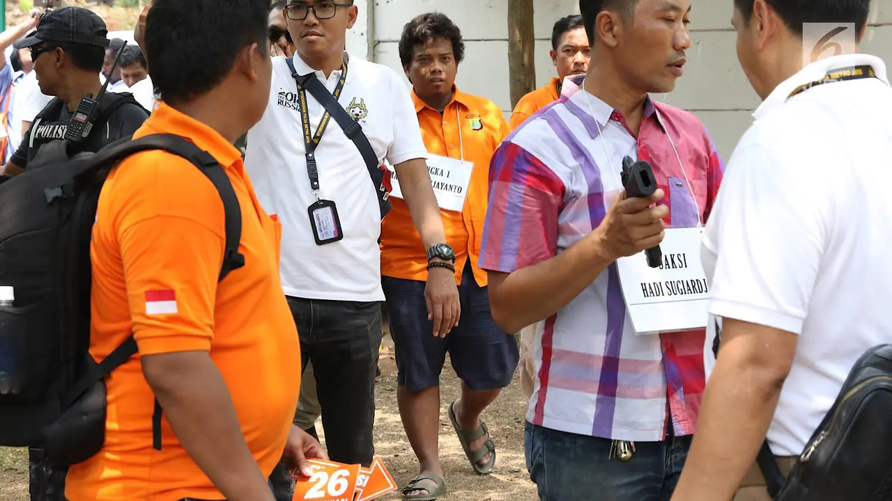 Tersangka Penembak Gedung DPR Jalani Proses Rekonstruksi