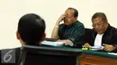 Sutan Bhatoegana mendengarkan keterangan saksi saat sidang lanjutan di Pengadilan Tipikor, Jakarta, Kamis (18/6/2015). Sutan Bhatoegana terlibat atas dugaan dalam kasus suap pembahasan APBNP 2013 di Kementerian ESDM. (Liputan6.com/Helmi Afandi)