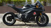 Modifikasi Yamaha R25 berdarah Ducati (Gilang/Liputant.com)