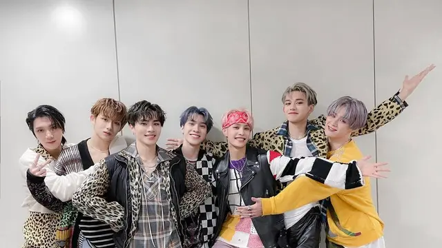 8 Momen Kenangan Lucas dengan Member NCT dan WayV, Resmi Keluar dari Grup
