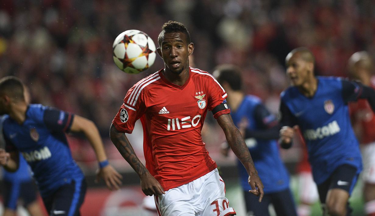 Gelandang asal Brasil ini musim lalu tampil memukau saat dipinjamkan dari Benfica ke klub Turki, Besiktas. (AFP/Patricia De Melo Moreira)