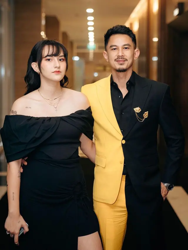 Tampil Kompak, Ini 7 Potret Dahlian Poland dan Fandy Christian di Indonesian TV Awards