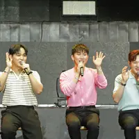 Potret BTOB Konser di Jakarta Kenakan Pakaian Warna Pastel. Credit: Bambang E. Ros