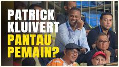 Berita video pelatih Timnas Indonesia, Patrick Kluivert kembali safari laga di Liga 1. Kali ini ia beserta asistennya terpantau sedang saksikan laga antara Persita Tangerang vs Persik Kediri di Indomilk Arena.