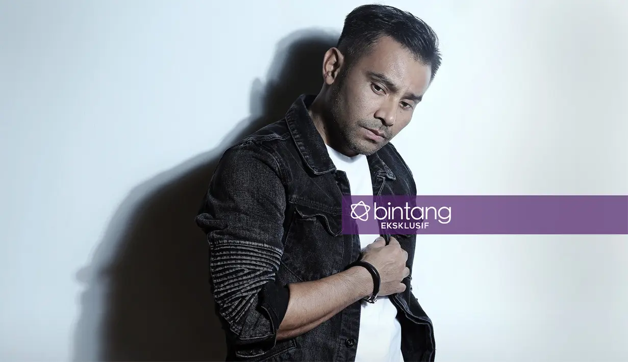 Mulai suka dunia musik, Judika juga mulai mengikuti berbagai ajang musik. Salah satunya adalah Wahana Suara Pelajar pada tahun 1992. Lomba tingkat nasional itu pemenangnya dikirim ke tingkat nasional. (Galih W. Satria/Bintang.com)